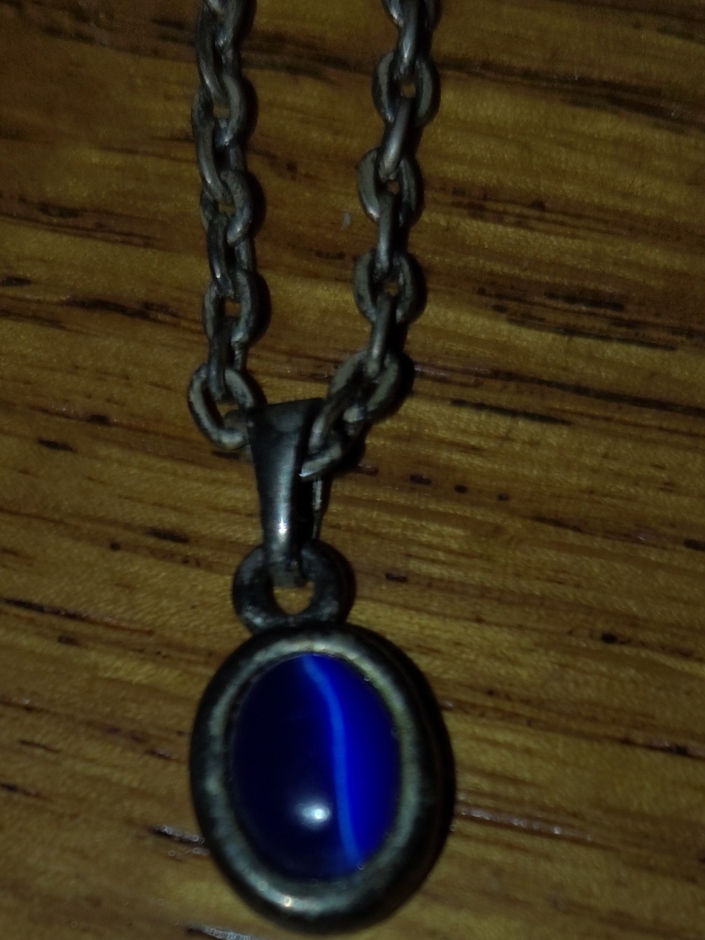 Beautiful Blue Cats Eye Silvertone Pendant Chain Necklace
